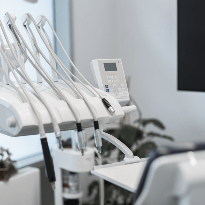 MeinZahnarzt-Tirol_Zahnarzt-Innsbruck_praxis Zahnarztpraxis Innsbruck - Behandlungsraum | MeinZahnarzt Tirol